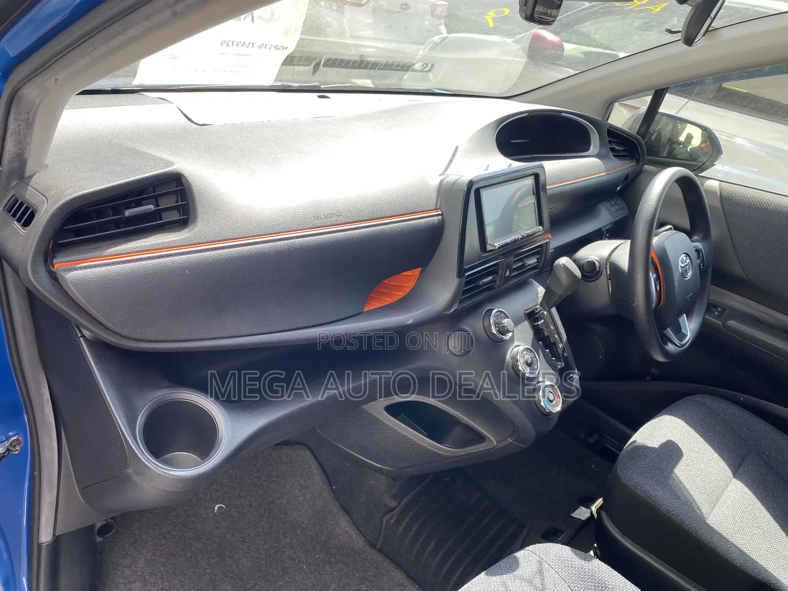 Toyota Sienta 2018 Blue
