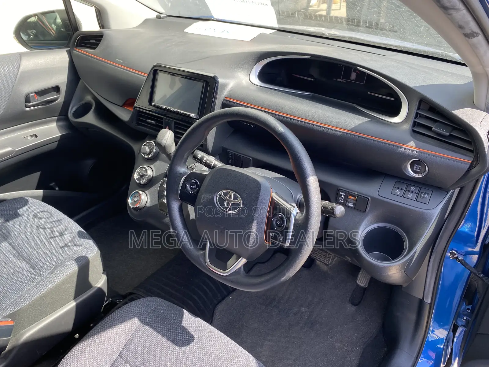 Toyota Sienta 2018 Blue