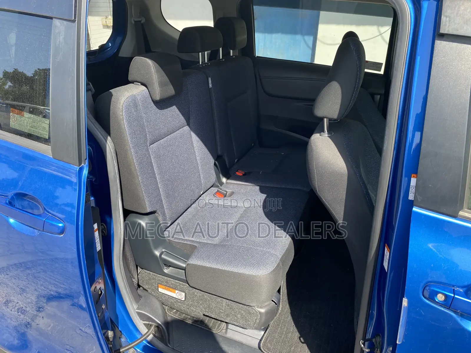 Toyota Sienta 2018 Blue