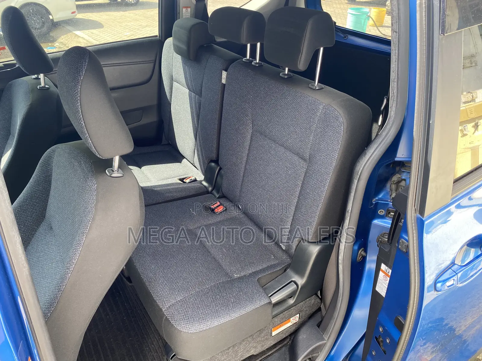 Toyota Sienta 2018 Blue