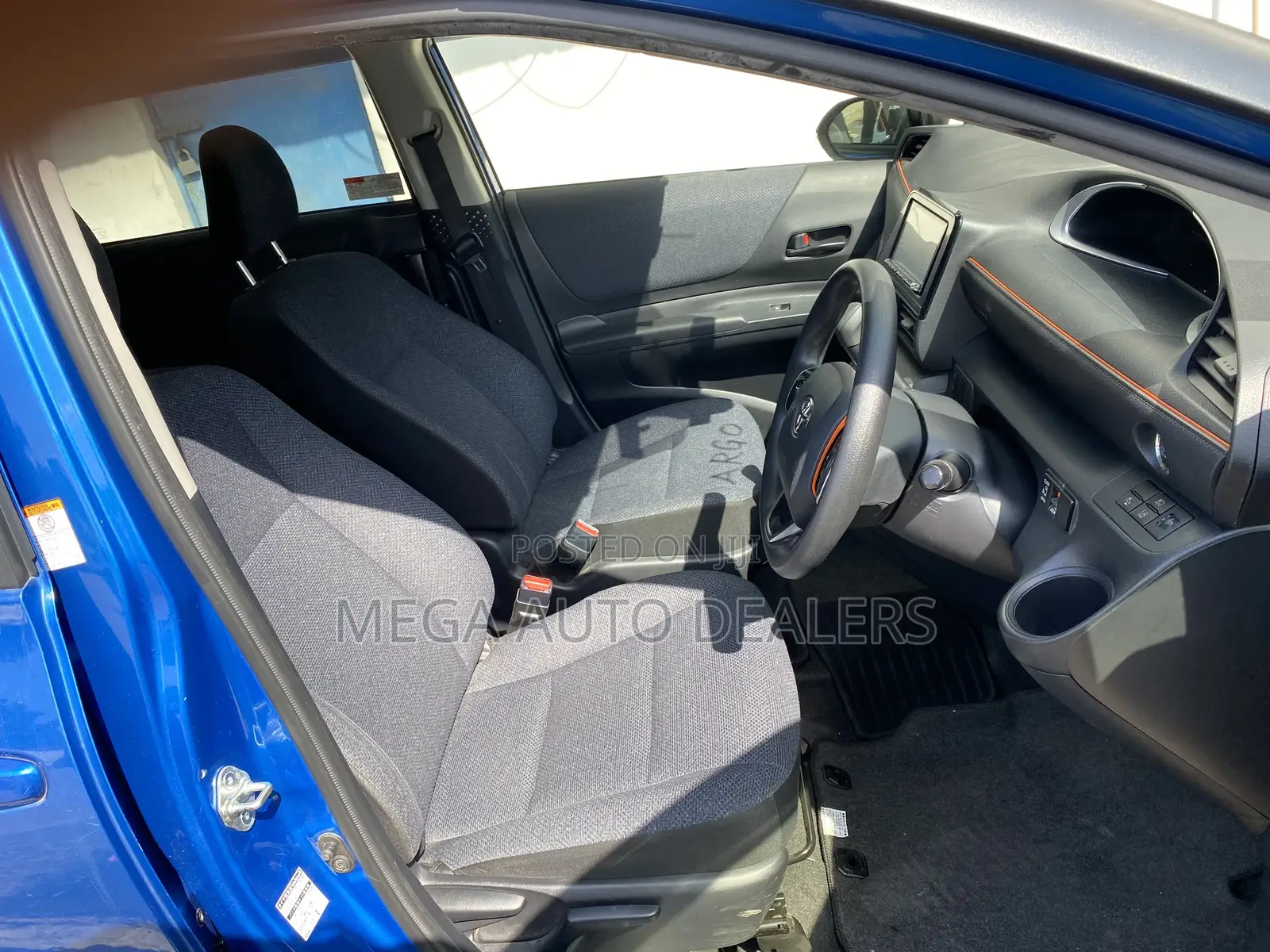 Toyota Sienta 2018 Blue