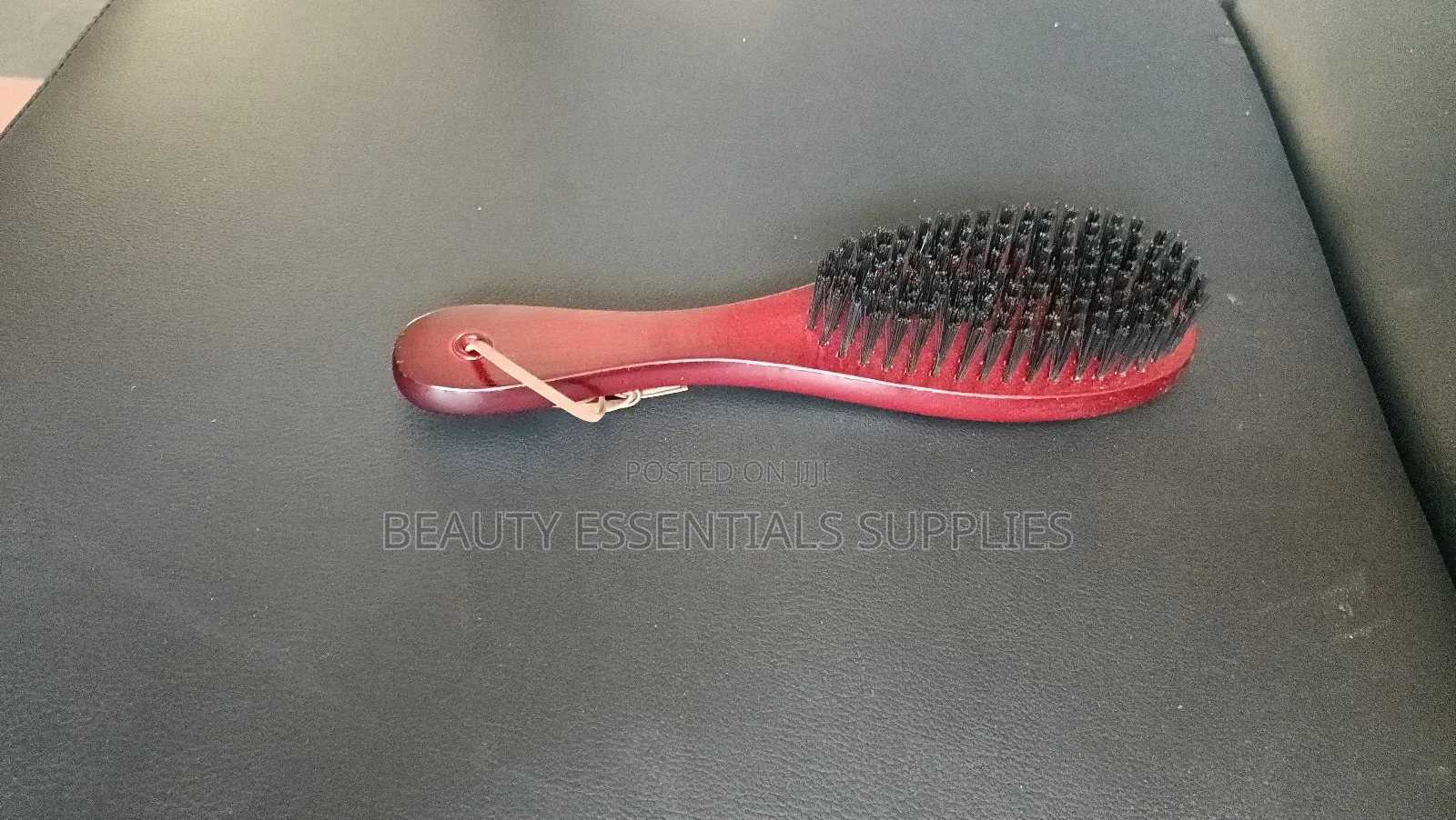 Kinyozi Brush