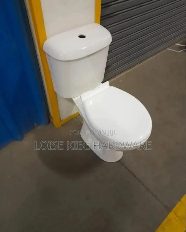 Half Seat Top Flash Toilet - main view