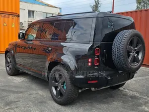 Land Rover Defender X-Dynamic SE 2024 Black