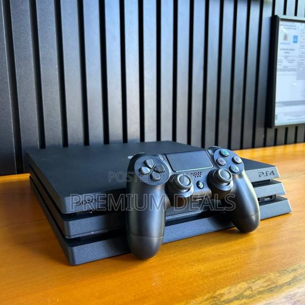 Ex European Ps4 Pro With Games - main view