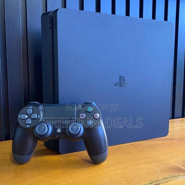 High Speedy Ps4 Slim With Games - main view