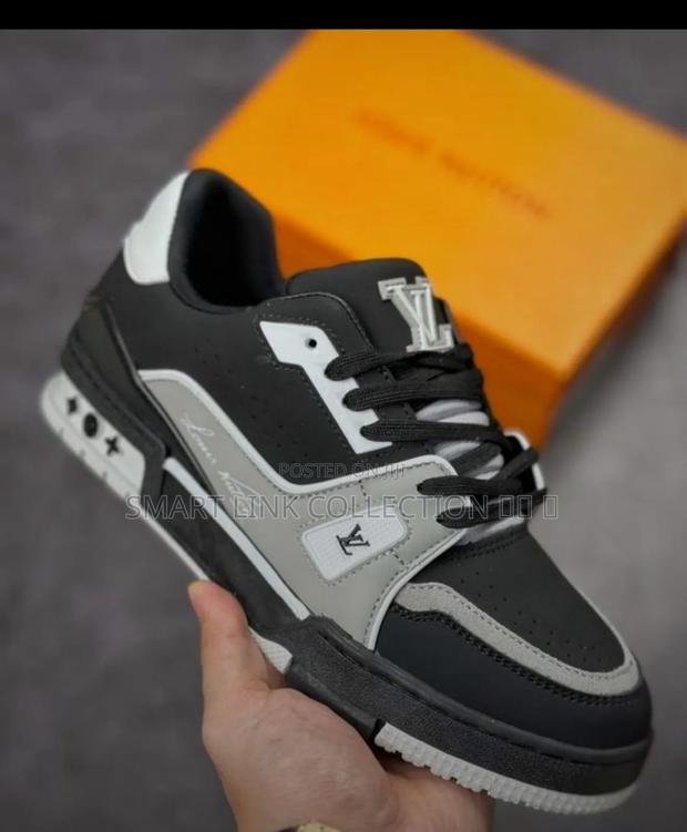 Louis Vuitton Sneakers - thumbnail 2