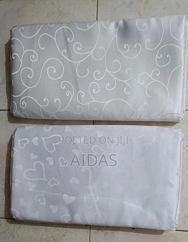 180cm Round Table Cloth - thumbnail 2