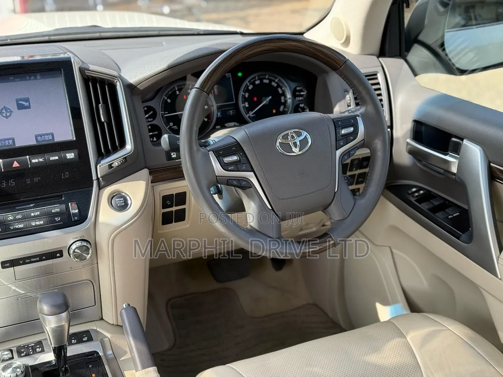 Toyota Land Cruiser 4.6 V8 ZX 2018 White