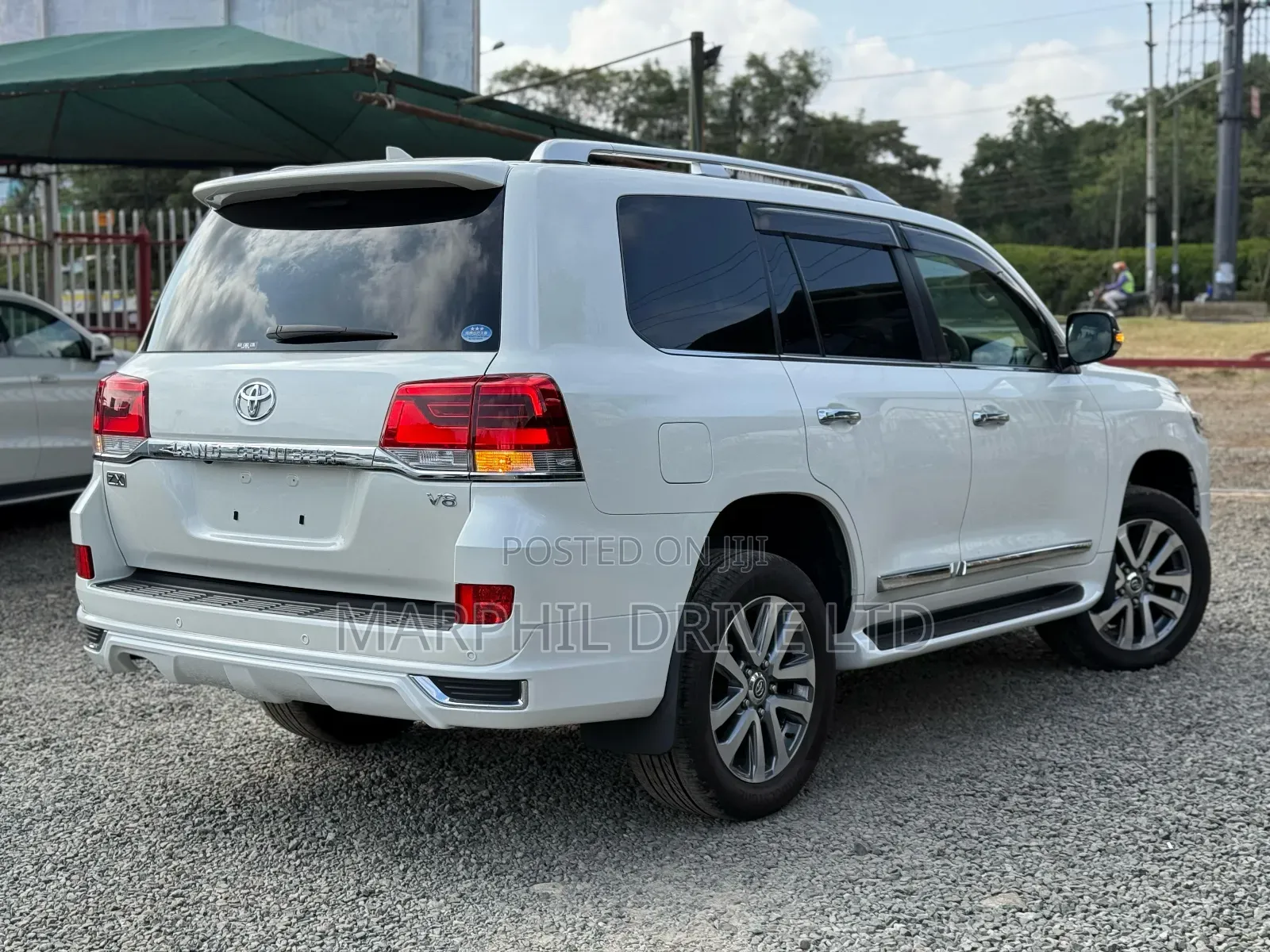 Toyota Land Cruiser 4.6 V8 ZX 2018 White