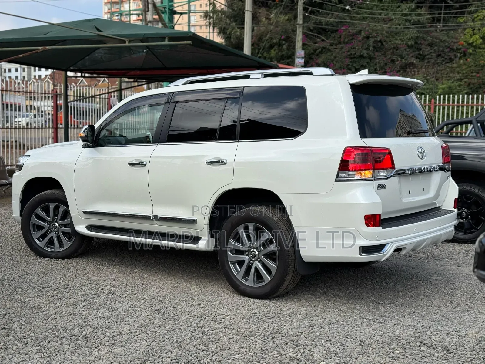 Toyota Land Cruiser 4.6 V8 ZX 2018 White