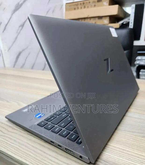 Laptop HP ZBook Firefly G8 16GB Intel Core i7 SSD 512GB - thumbnail 2