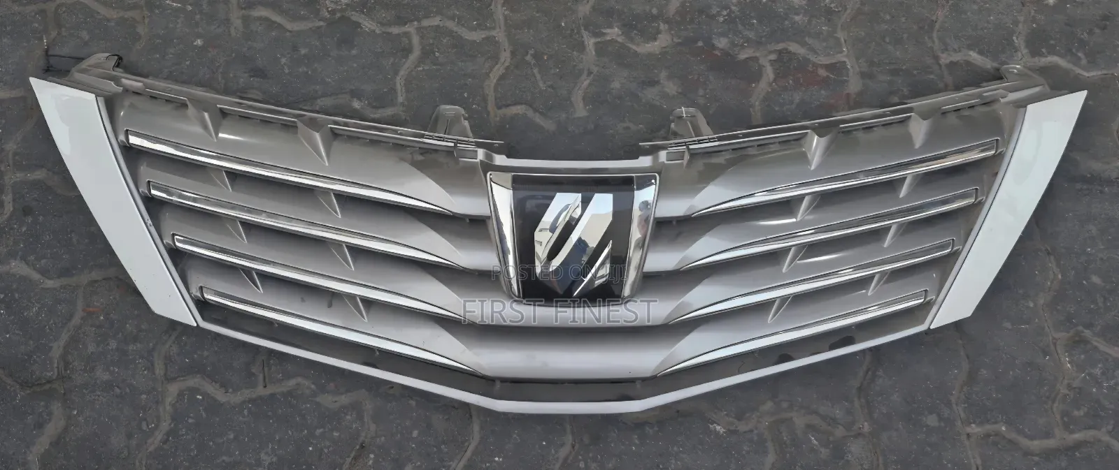Toyota Alphard 2010 Grill