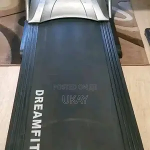 Dream Fitness D1000 Treadmill.