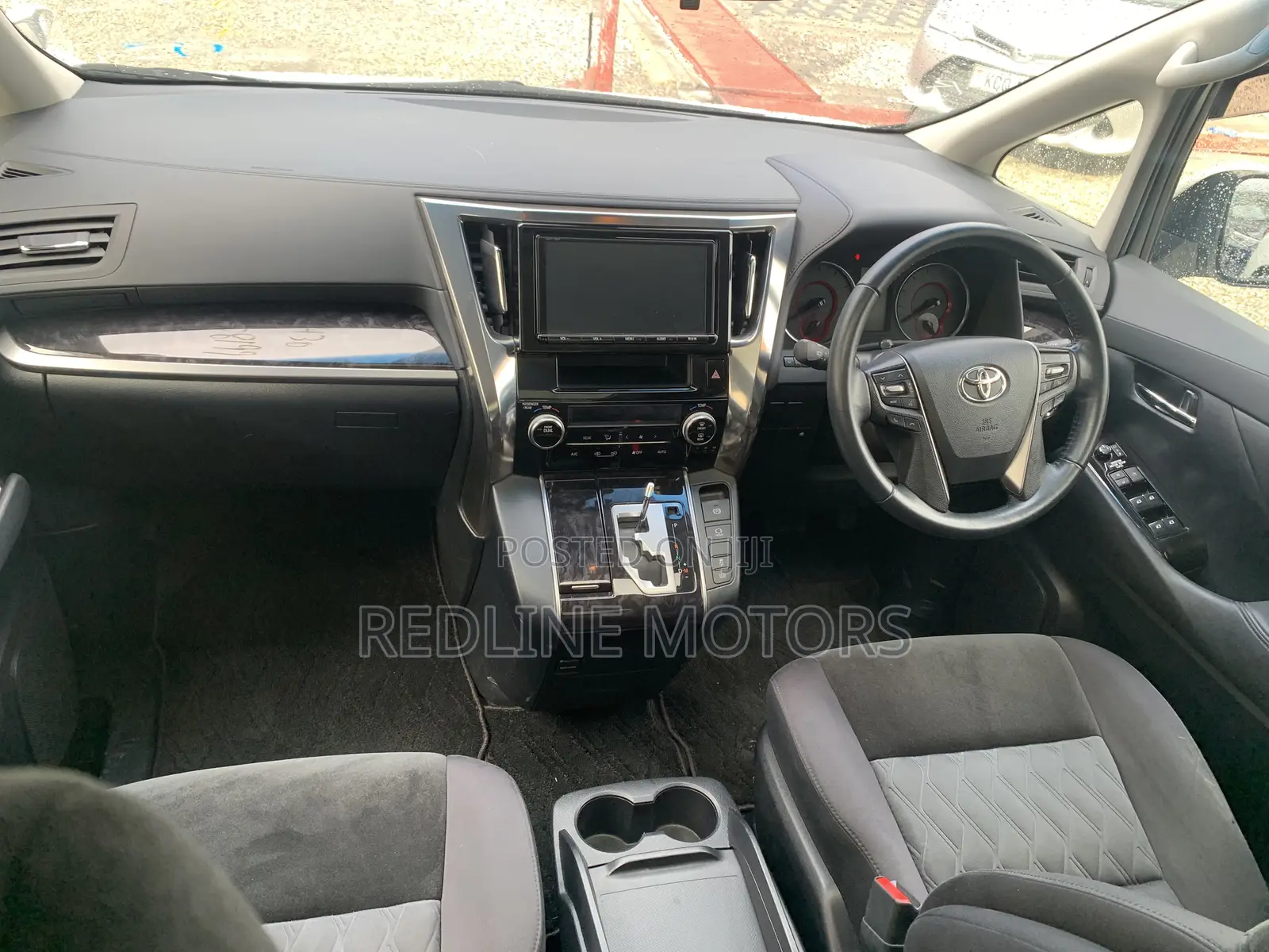 Toyota Alphard 2.5 Petrol AWD 2018 Pearl