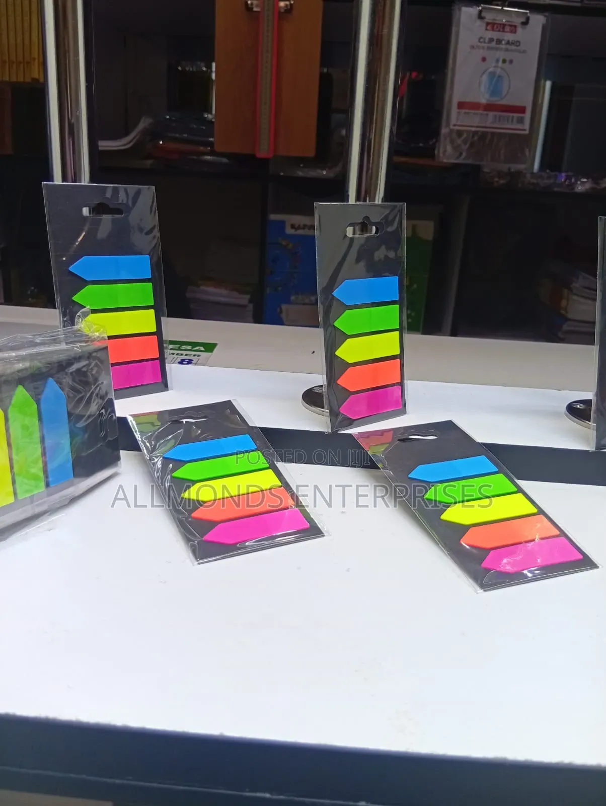 Plain Sign Here Stickers-5 Arrows Per Piece