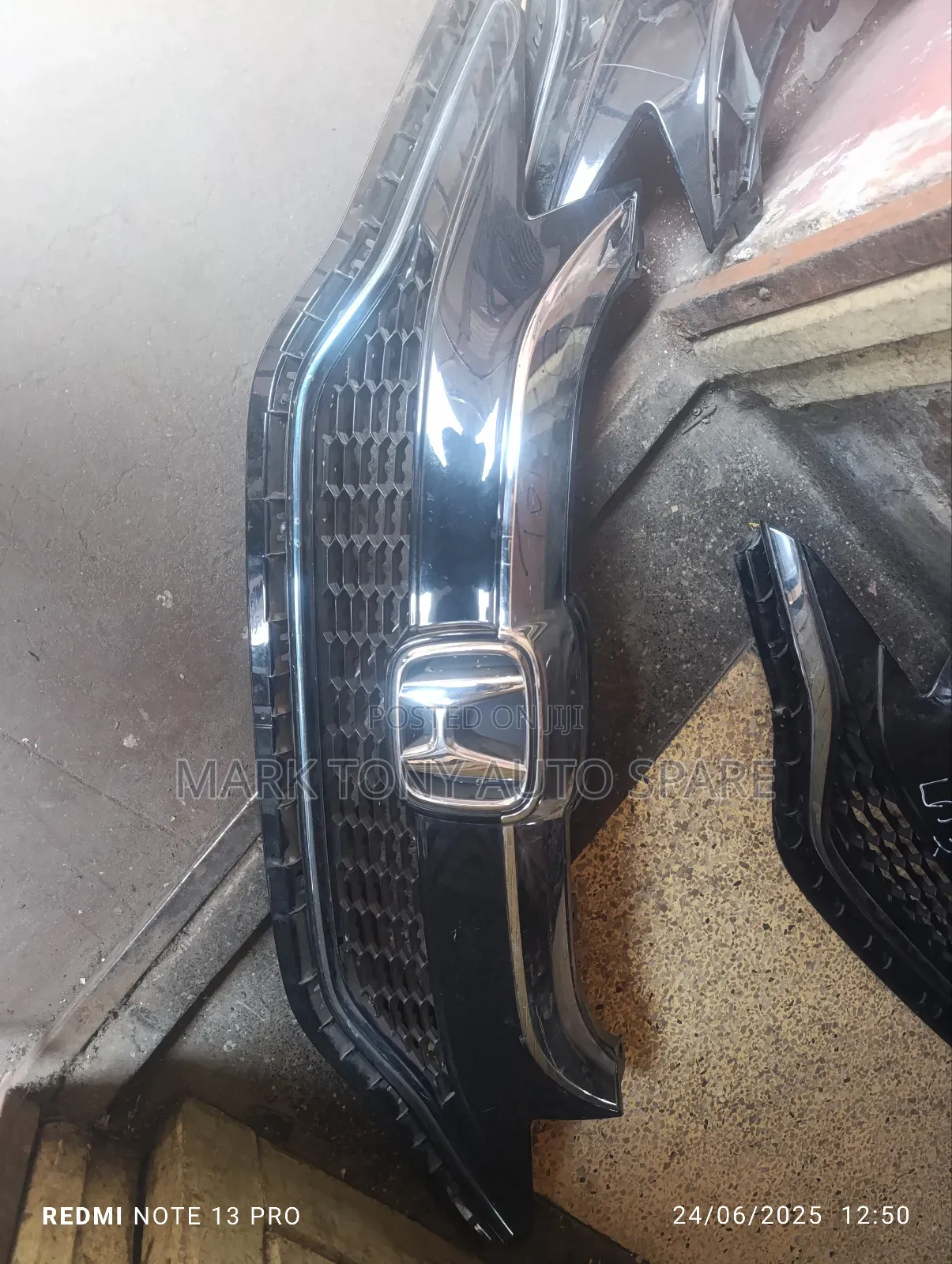 Honda Fit 2016 Grill