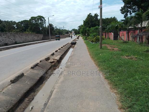 40by80 Prime Plot for Sale in Utange - thumbnail 5