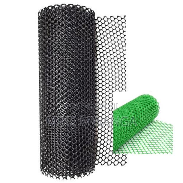 1x25 Plastic Chicken Mesh - main view