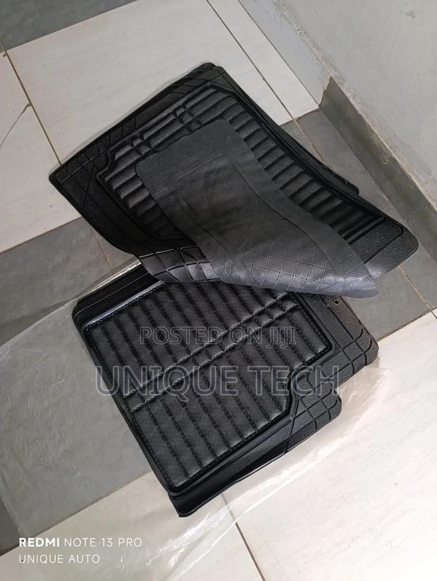 5pcs 3d Rubber Mats / Black Plain Full Car Set