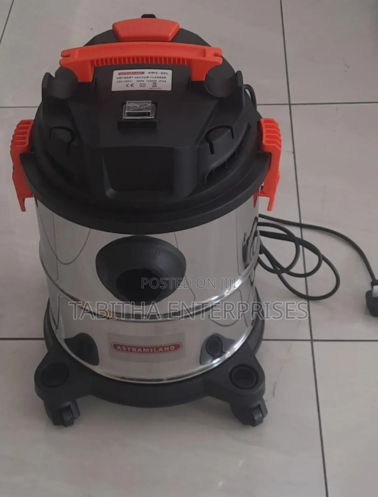 *Astramilano Vacuum Cleaner* 

20 Litres