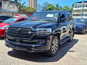 Toyota Land Cruiser 4.6 V8 GX 2019 Black