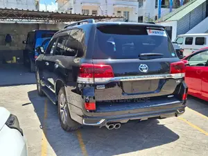 Toyota Land Cruiser 4.6 V8 GX 2019 Black