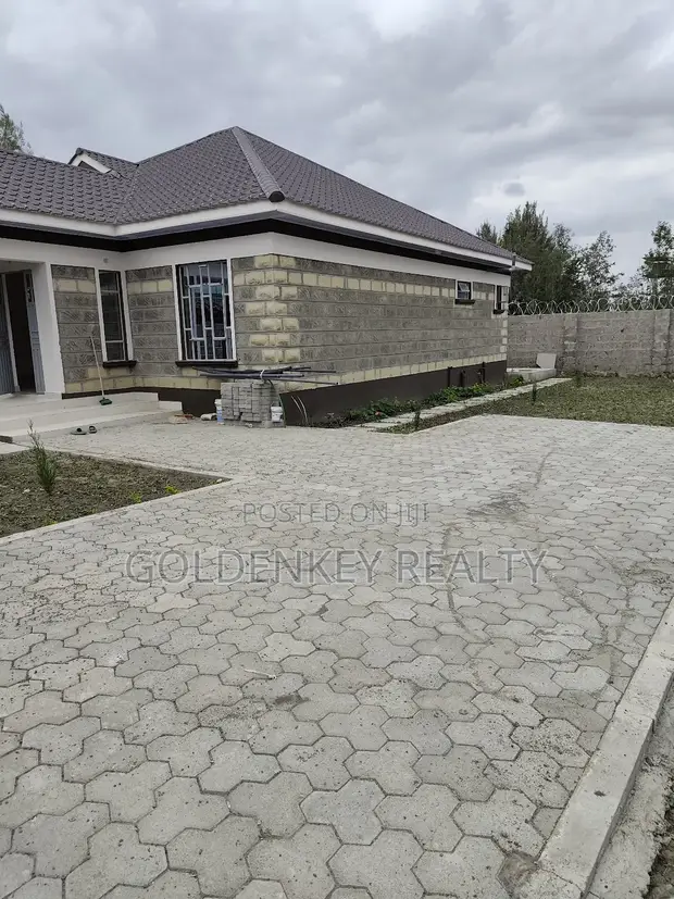 3bdrm Bungalow in Kitengela for sale