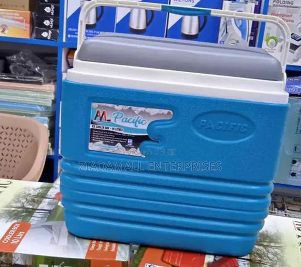 Keep It Cool on the Go – Pacific 10l Cooler Box