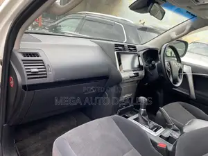 Toyota Land Cruiser Prado 2018 White