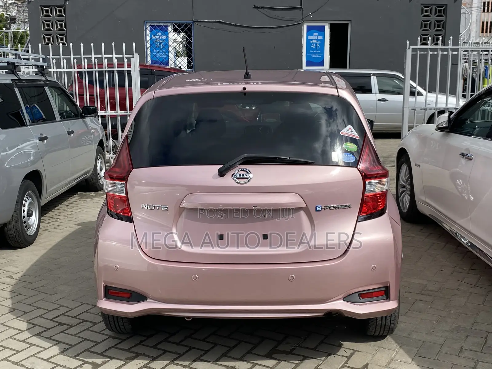 Nissan Note 2018 Pink
