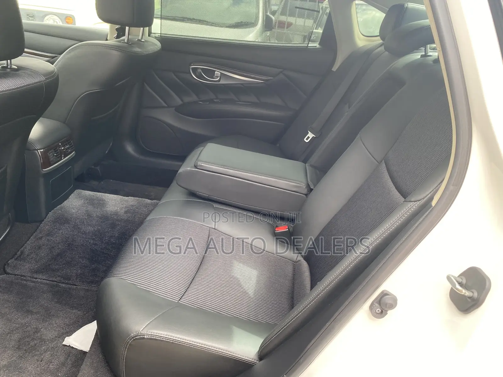 Nissan Cima 2018 White