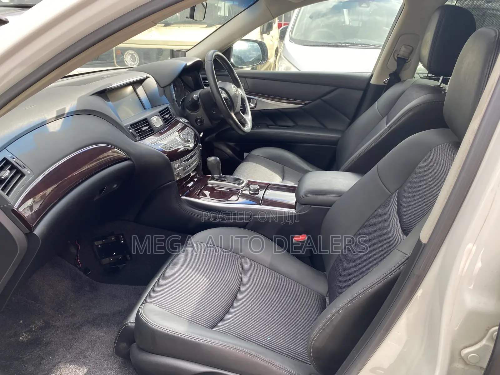 Nissan Cima 2018 White