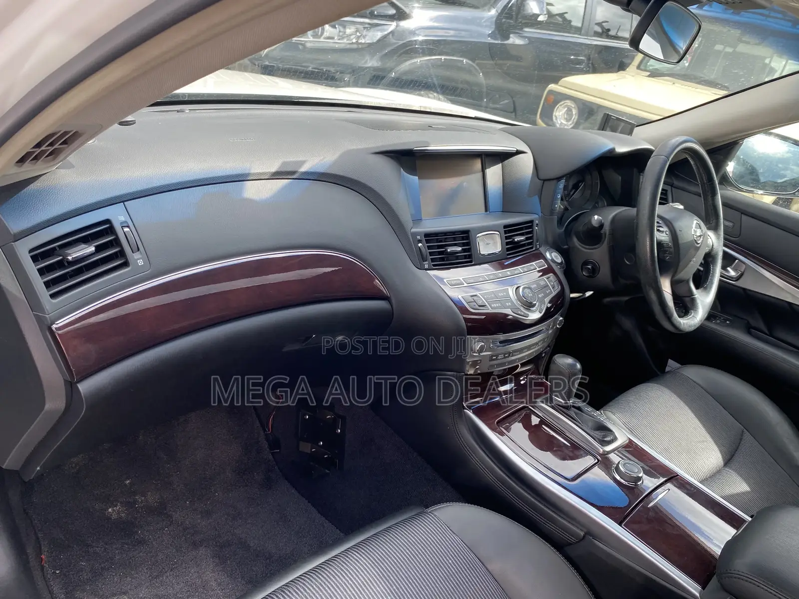 Nissan Cima 2018 White