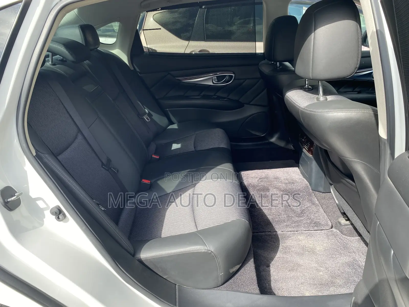 Nissan Cima 2018 White