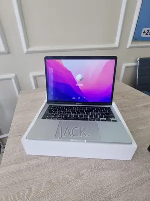 Laptop Apple MacBook Pro 2022 M2 8GB Apple M2 SSD 256GB