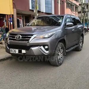 Toyota Fortuner 2.8 D AWD 2017 Gold