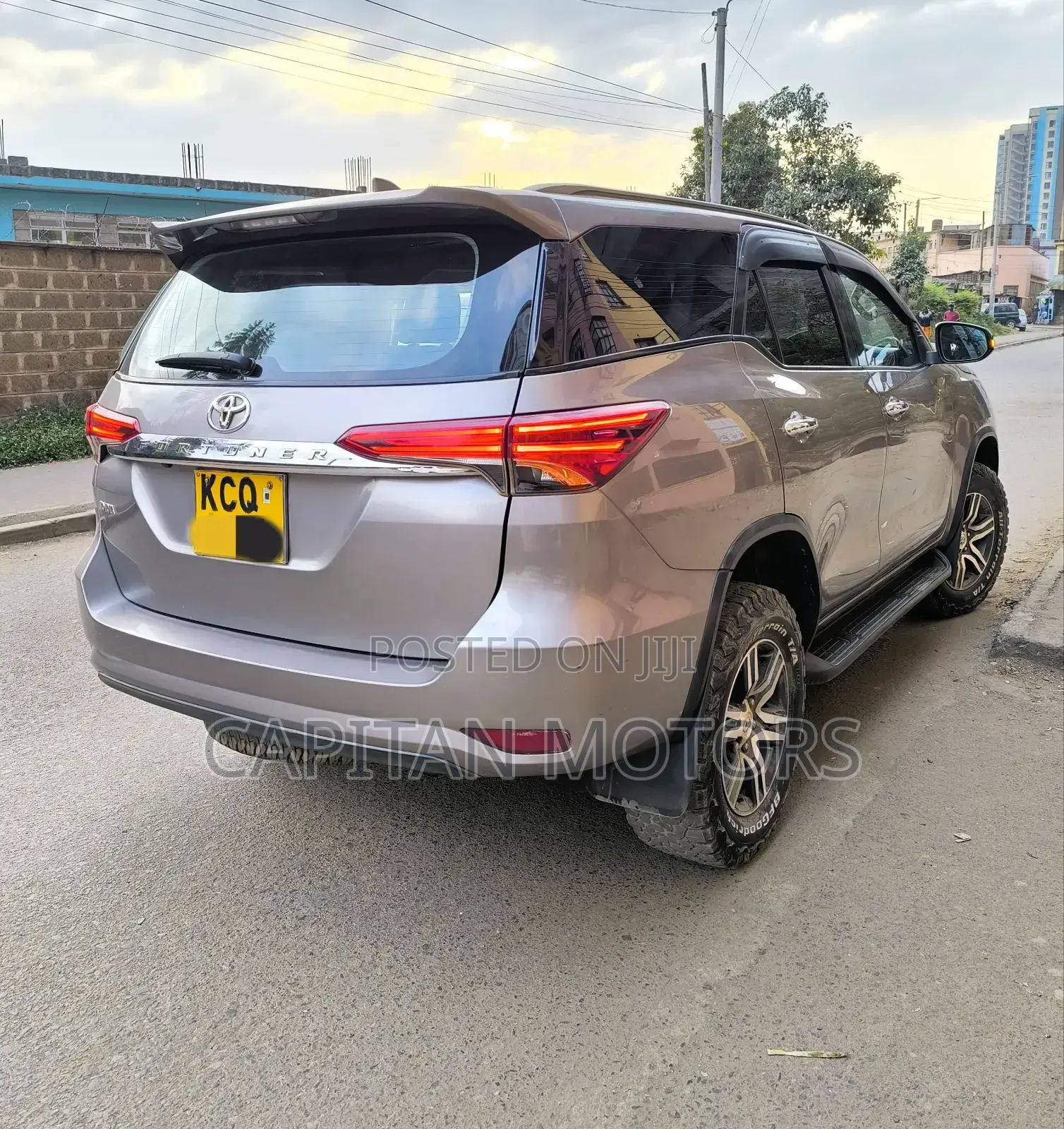 Toyota Fortuner 2.8 D AWD 2017 Gold