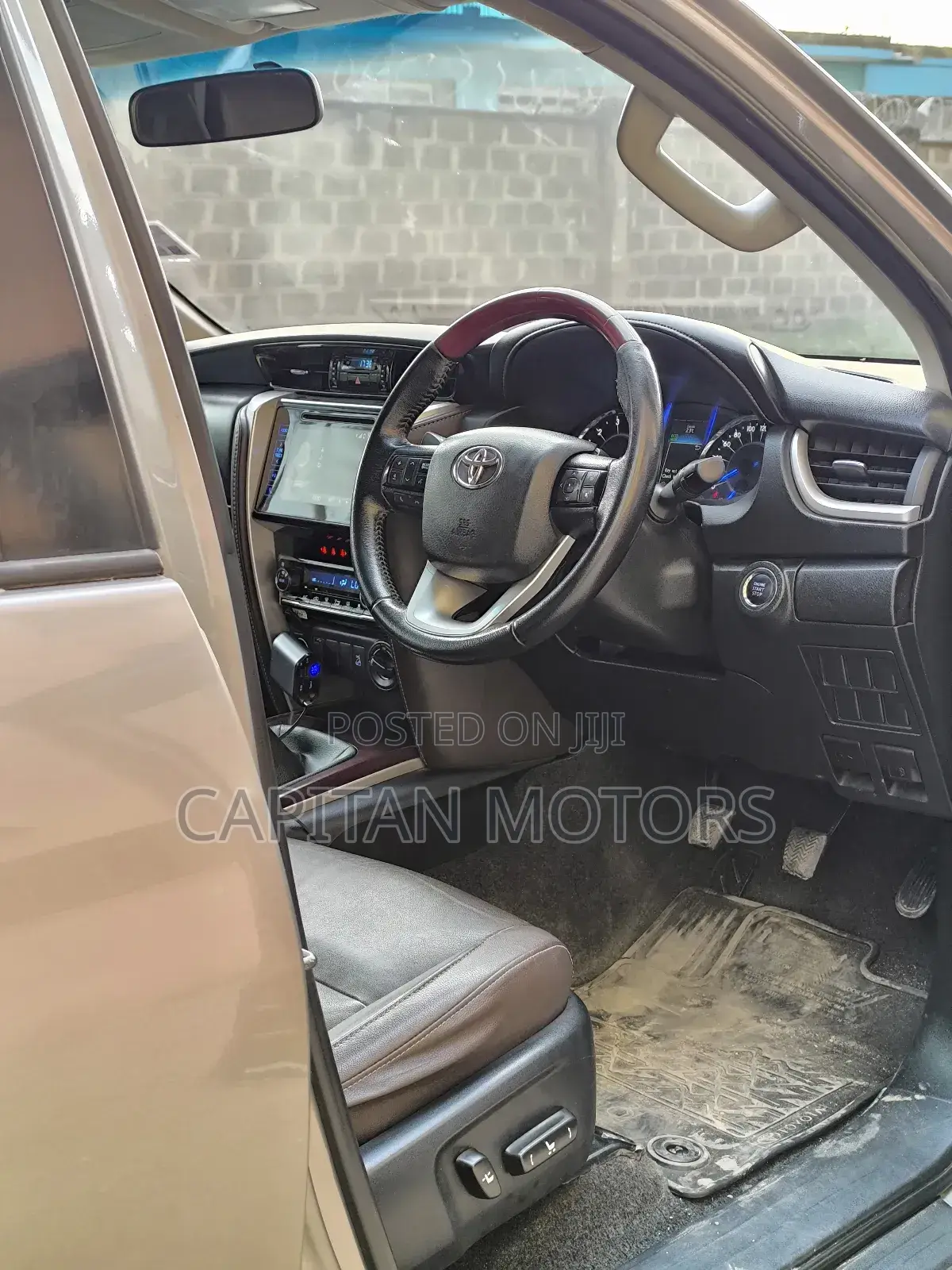 Toyota Fortuner 2.8 D AWD 2017 Gold