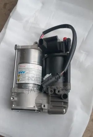 Genuine 
Mercedes Benz W205 Air Suspension Compressor Pump