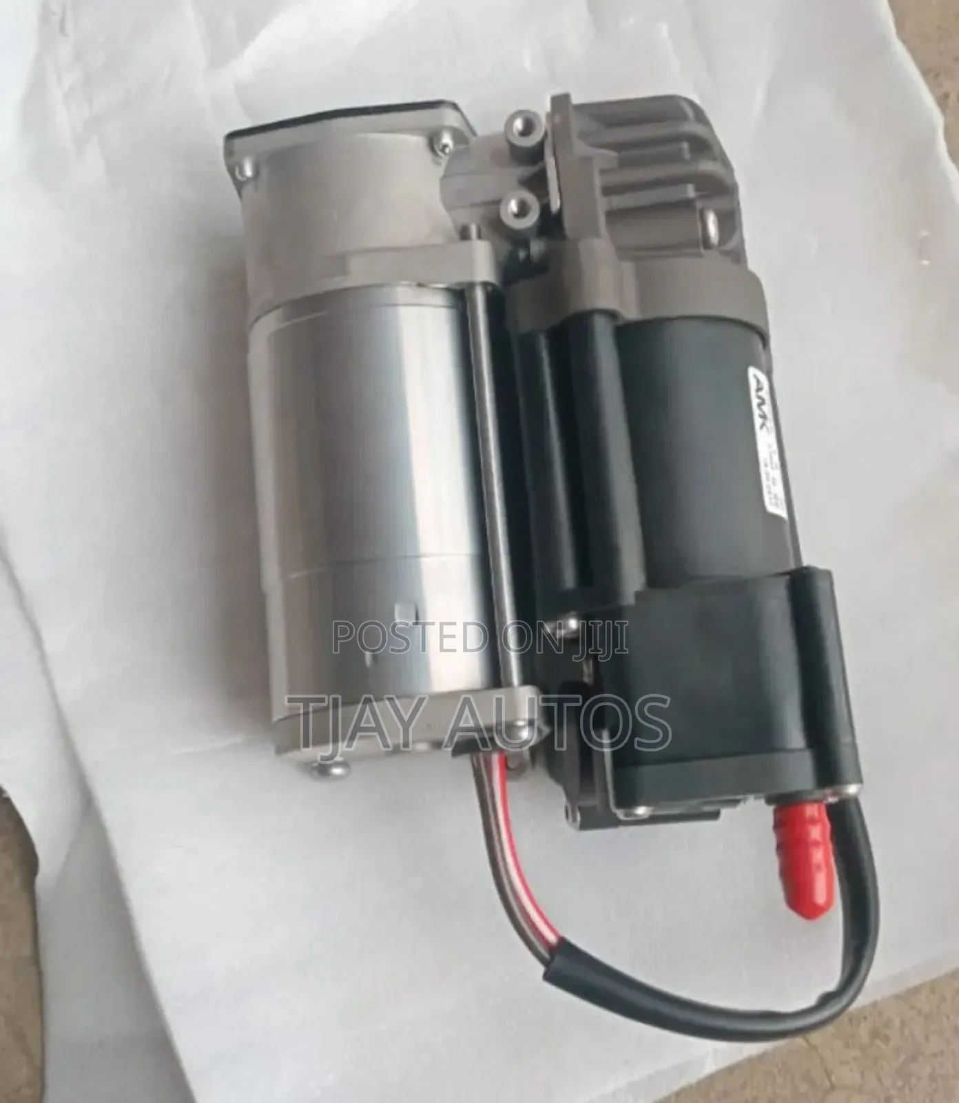 Genuine 
Mercedes Benz W205 Air Suspension Compressor Pump