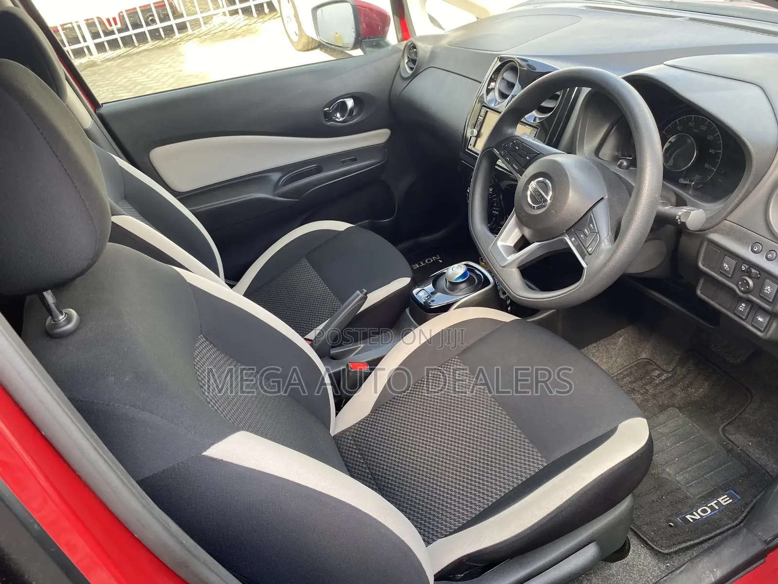 Nissan Note 2018 Red