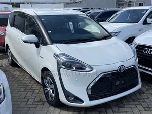 Toyota Sienta 2018 White