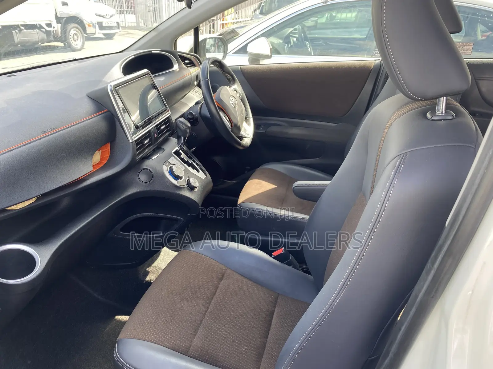 Toyota Sienta 2018 White