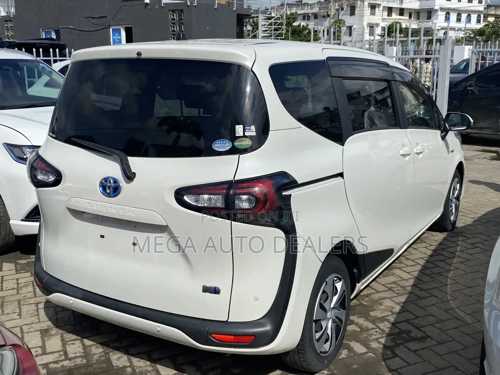 Toyota Sienta 2018 White