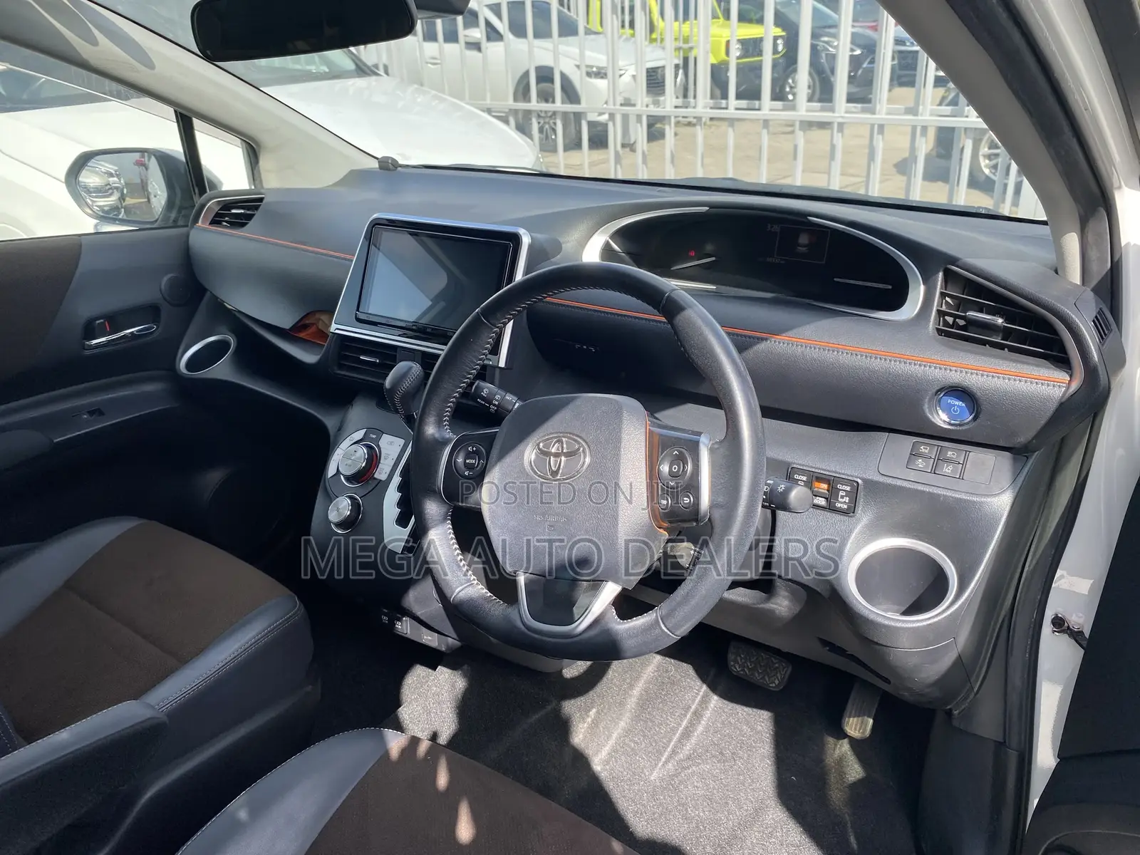 Toyota Sienta 2018 White