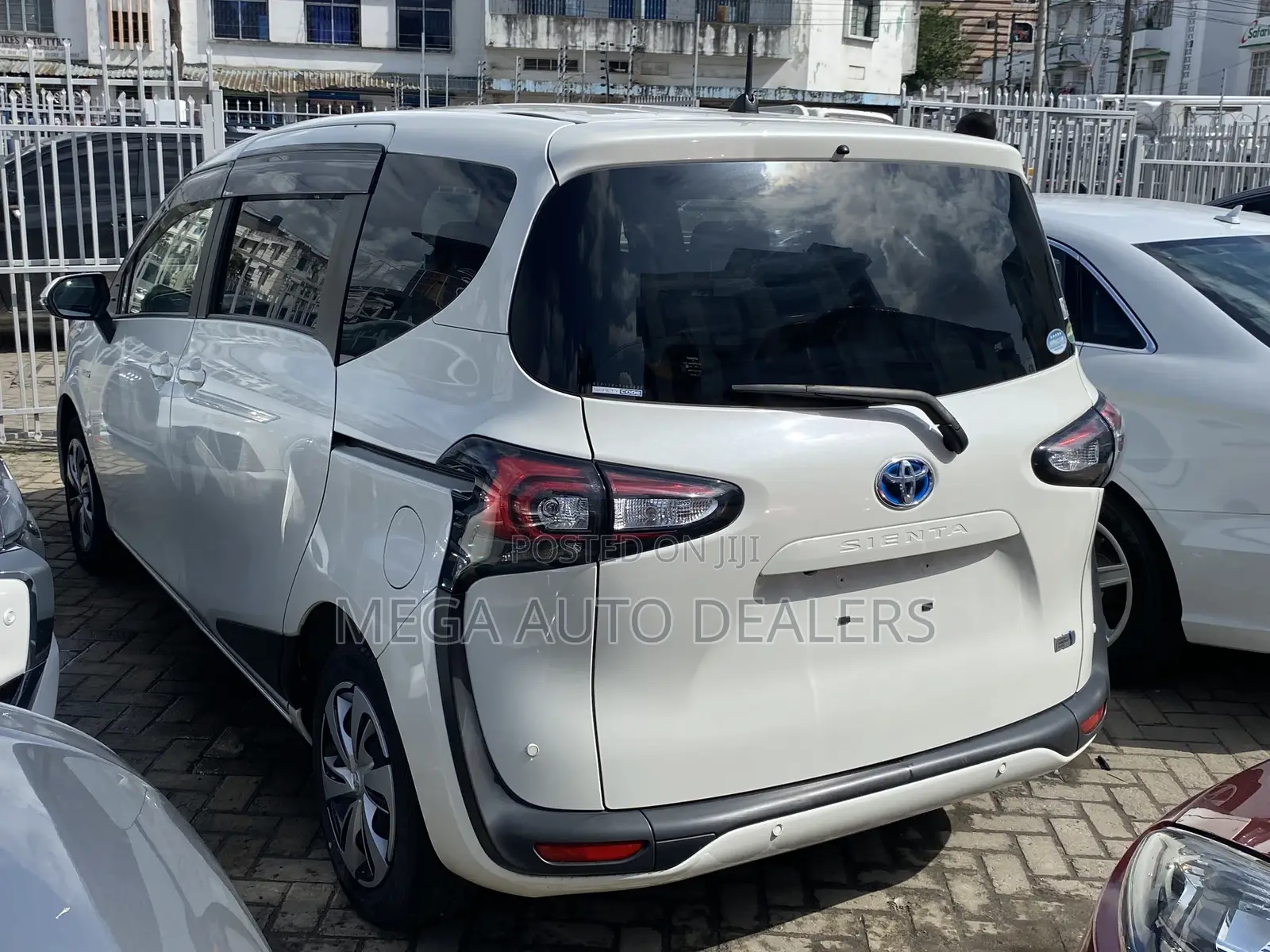 Toyota Sienta 2018 White