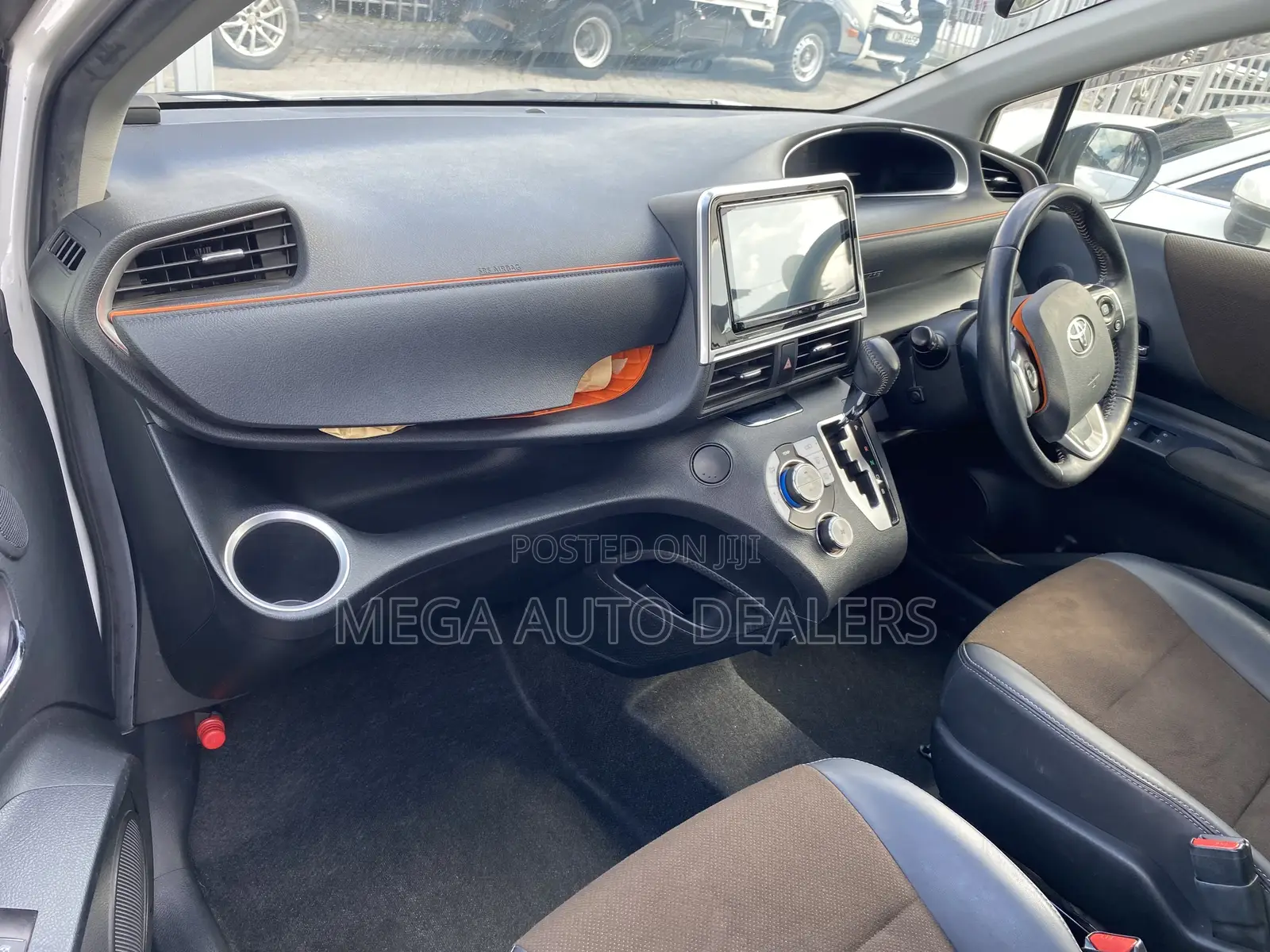 Toyota Sienta 2018 White