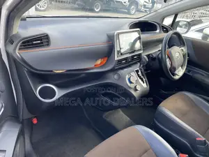 Toyota Sienta 2018 White