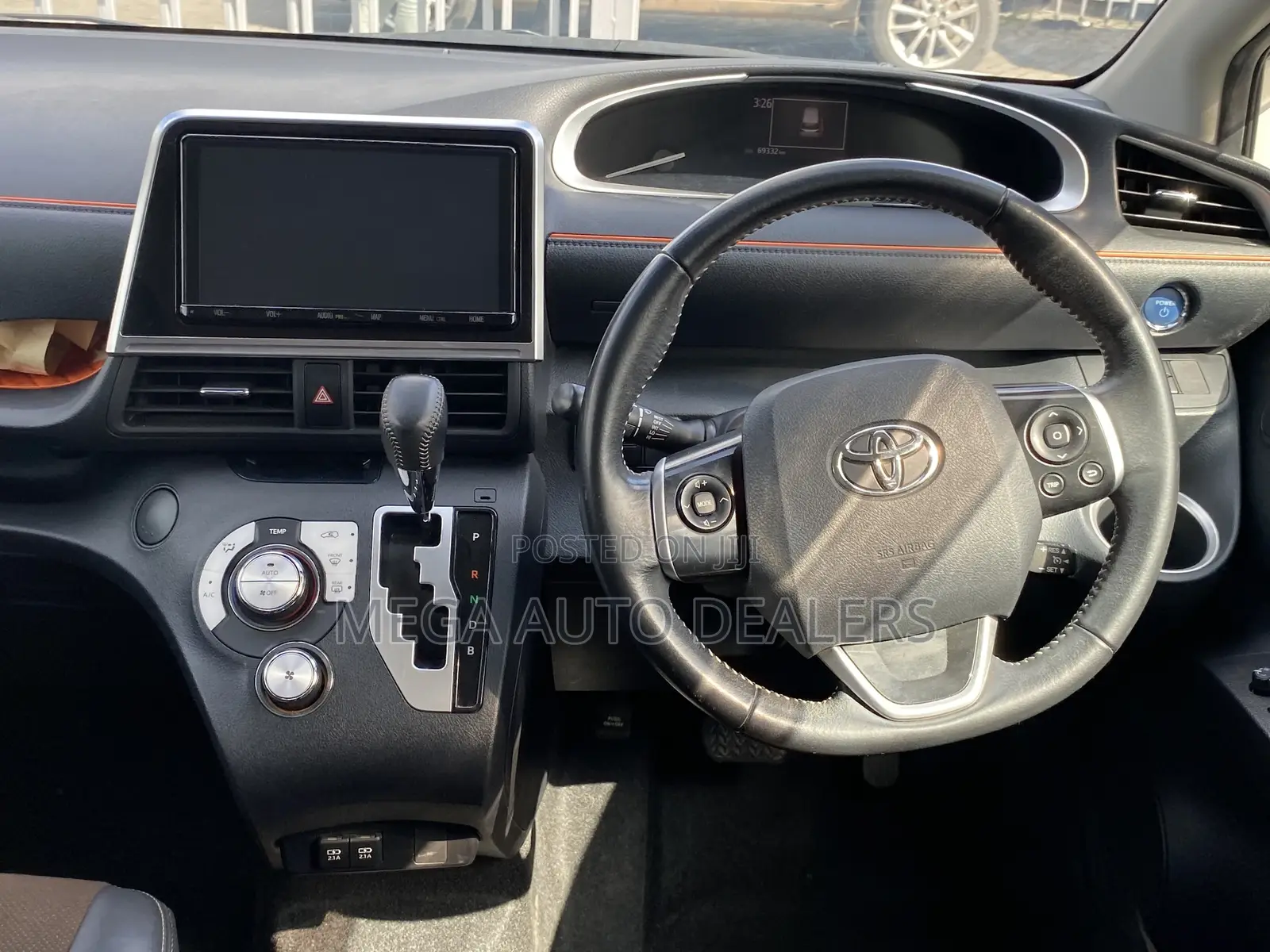 Toyota Sienta 2018 White